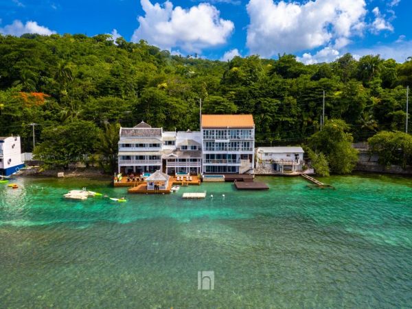 Jamaica Home 960724