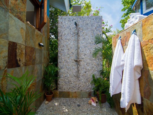 Jamaica Home 960726