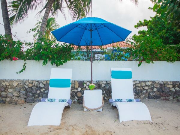Four Bedroom Oceanfront Vacation Rental in Jamaica