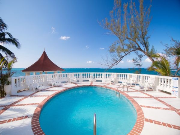 Four Bedroom Oceanfront Vacation Rental in Jamaica