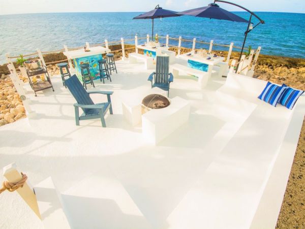 Four Bedroom Oceanfront Vacation Rental in Jamaica