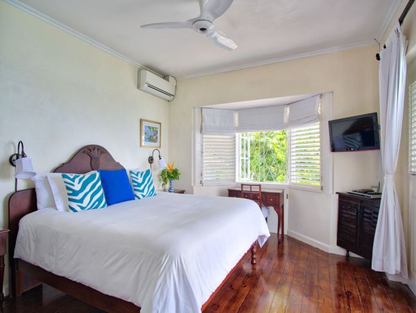 Jamaica Home 960736