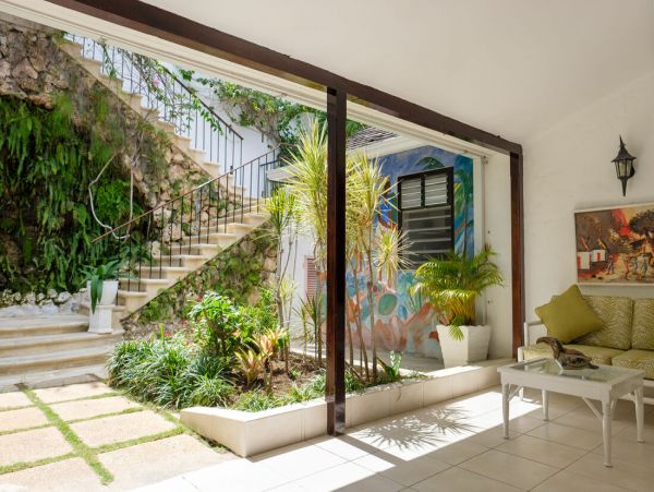 Jamaica Home 960759