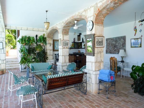 Jamaica Home 960759