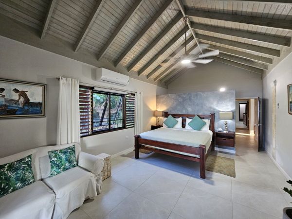 Jamaica Vacation Rental: Luxury Beachfront Getaway Awaits