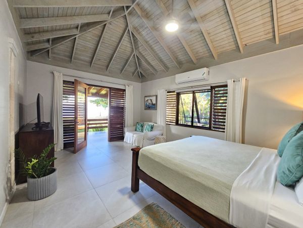 Jamaica Vacation Rental: Luxury Beachfront Getaway Awaits