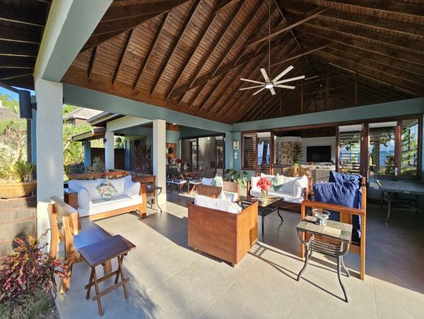 Jamaica Vacation Rental: Luxury Beachfront Getaway Awaits