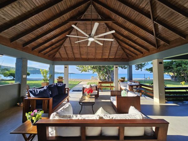 Jamaica Vacation Rental: Luxury Beachfront Getaway Awaits