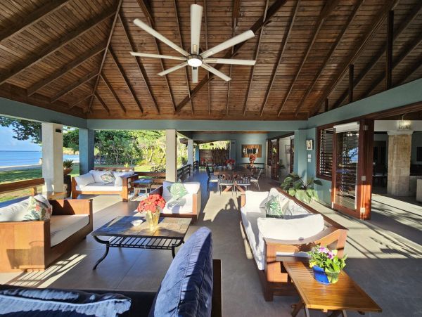 Jamaica Vacation Rental: Luxury Beachfront Getaway Awaits
