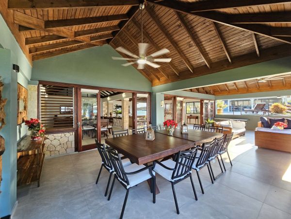 Jamaica Vacation Rental: Luxury Beachfront Getaway Awaits