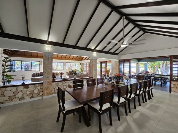 Jamaica Vacation Rental: Luxury Beachfront Getaway Awaits