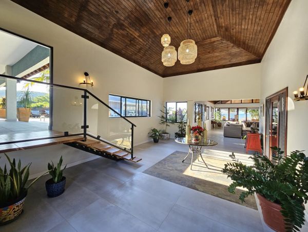 Jamaica Vacation Rental: Luxury Beachfront Getaway Awaits