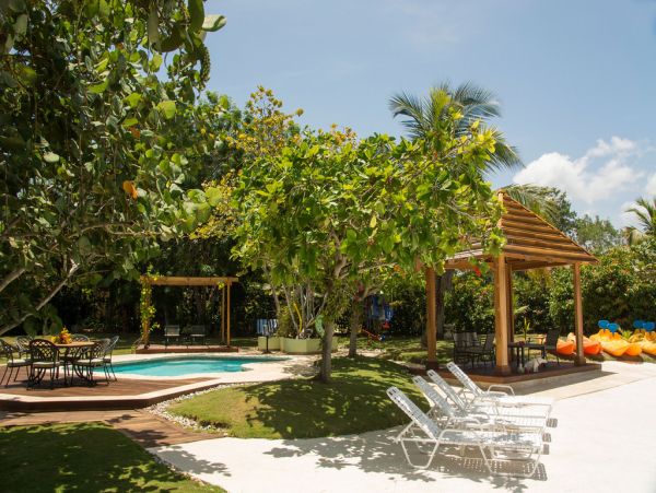 Jamaica Home 960778