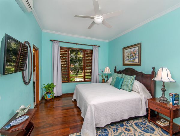 Jamaica Home 960783