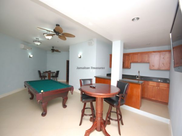 Jamaica Home 960805