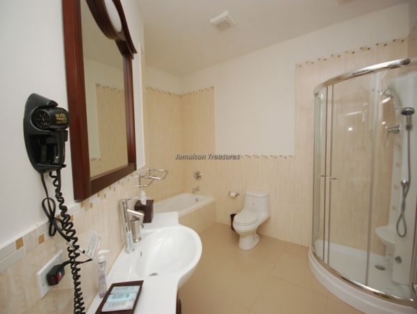 Jamaica Home 960805