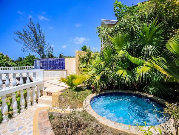 Jamaica Home 960807