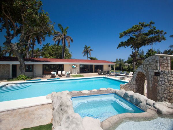 Jamaica Home 960808
