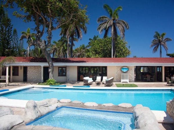Jamaica Home 960808