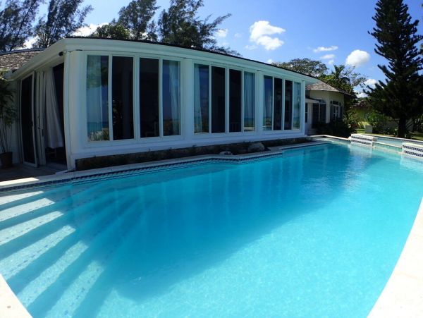 Jamaica Home 960812
