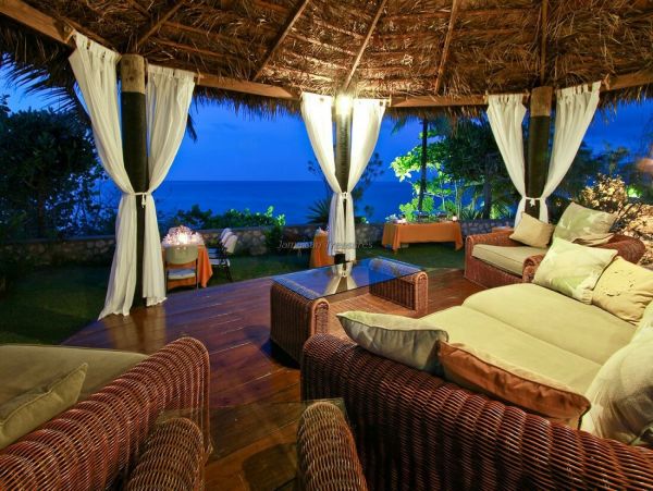 Jamaica Home 960815