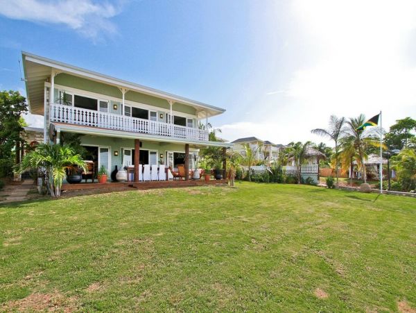 Jamaica Home 960815