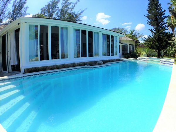 Jamaica Home 960818