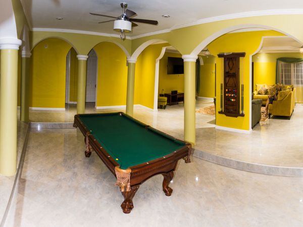 Jamaica Home 960827