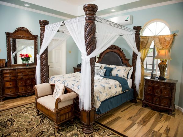 Jamaica Home 960829