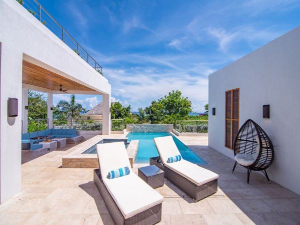 Luxury Four Bedroom Jamaica Villa Rental with Pool, Jacuzzi & Staff