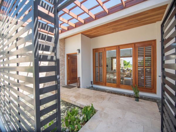 Luxury Four Bedroom Jamaica Villa Rental with Pool, Jacuzzi & Staff
