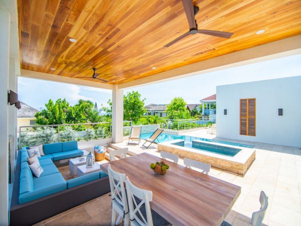 Luxury Four Bedroom Jamaica Villa Rental with Pool, Jacuzzi & Staff