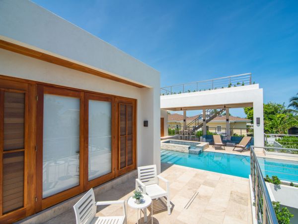 Luxury Four Bedroom Jamaica Villa Rental with Pool, Jacuzzi & Staff