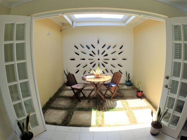 Jamaica Home 960832