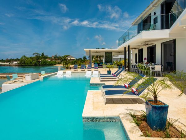 Jamaica Home 960839