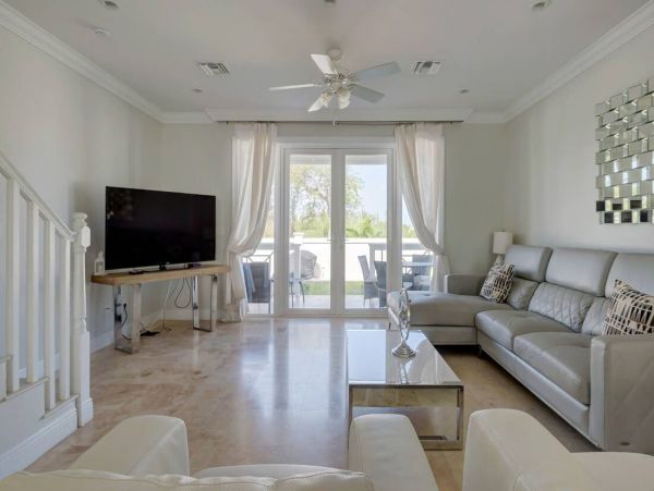 Jamaica Home 960852