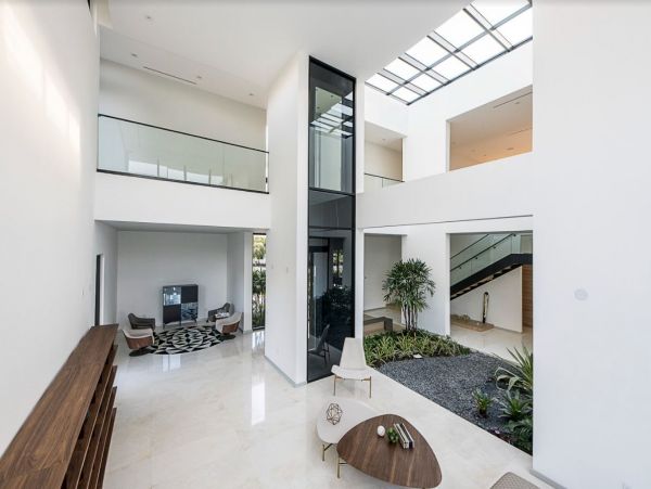 Presenting this Luxury Miami Home Away From Home