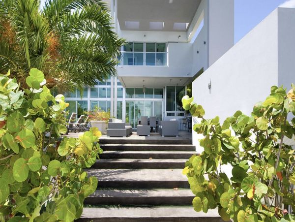 Miami Venetian Islands Luxury Villas - Biscayne Bay Waterfront Accommodation