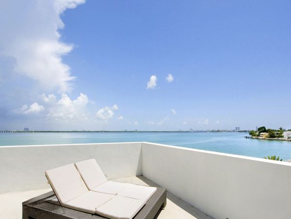 Miami Venetian Islands Luxury Villas - Biscayne Bay Waterfront Accommodation