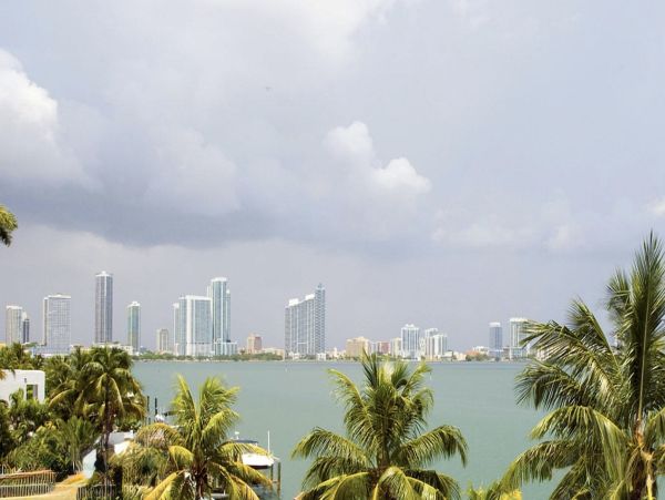 Miami Venetian Islands Luxury Villas - Biscayne Bay Waterfront Accommodation
