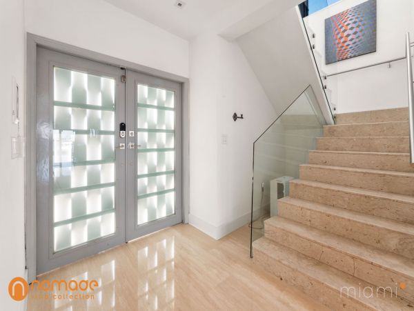 Miami Beach Home 960870