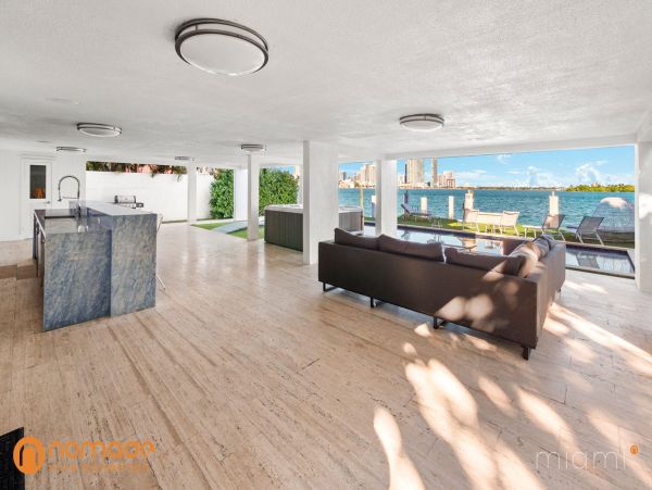 Miami Beach Home 960870