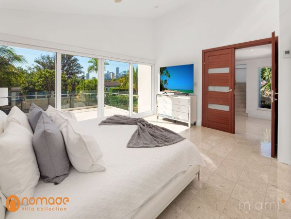 Miami Beach Home 960870