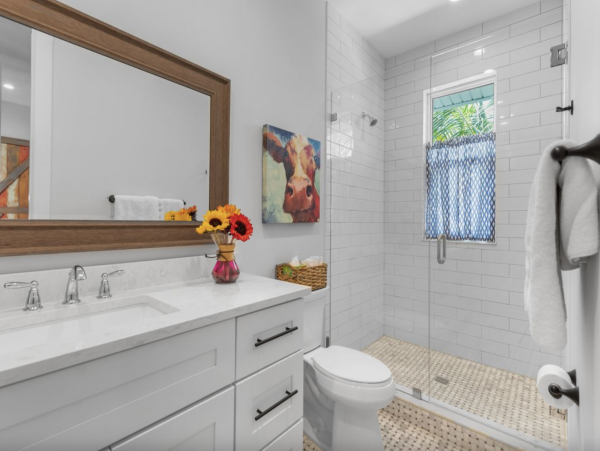 Beautiful Family Vacation Home in Anna Maria with Pool