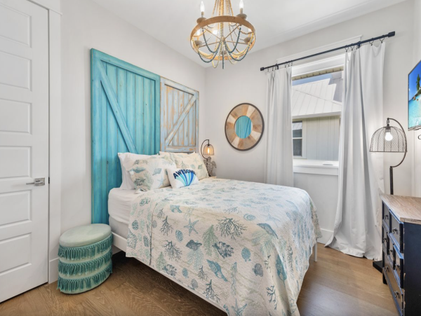 Beautiful Family Vacation Home in Anna Maria with Pool