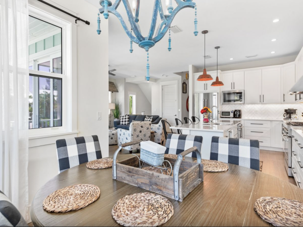 Beautiful Family Vacation Home in Anna Maria with Pool