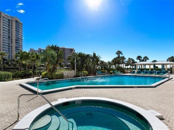 Stunning Naples Amazing Vacation Condo