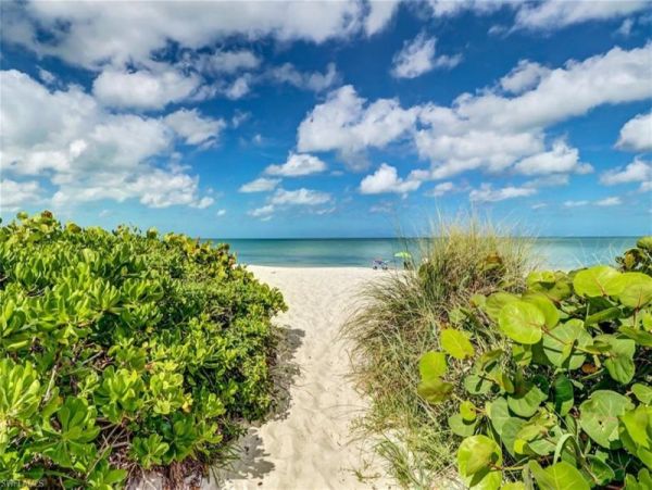 Stunning Naples Amazing Vacation Condo