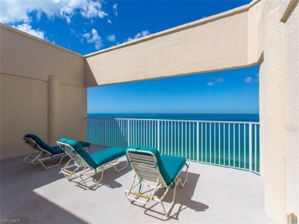 Stunning Naples Amazing Vacation Condo