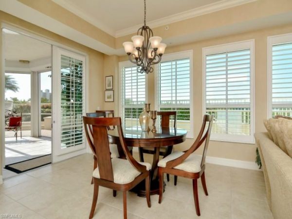 Naples Vacation Condo Three Bedrooms Walk to Beach Sleeps 6